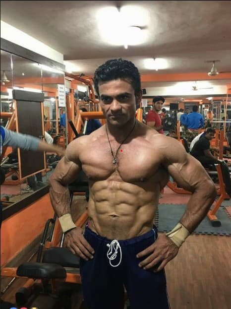 Fitness pose 2
