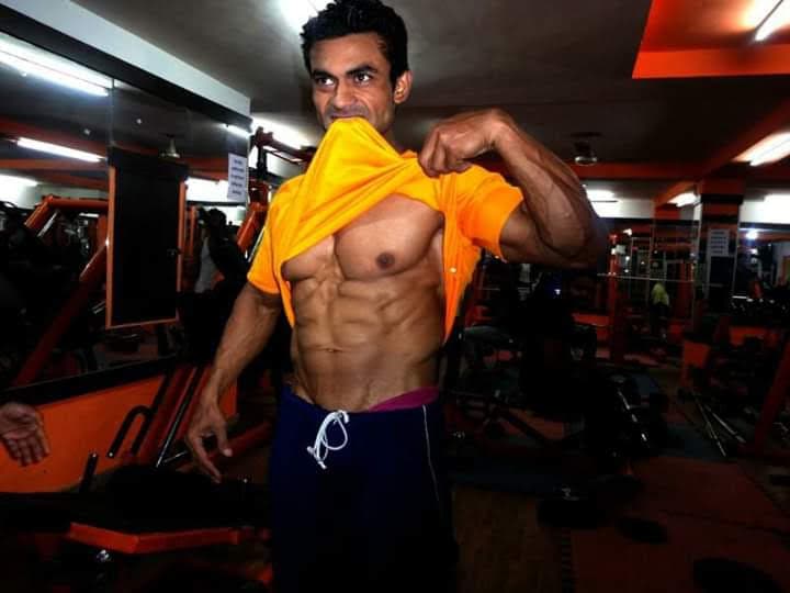 Fitness pose 3