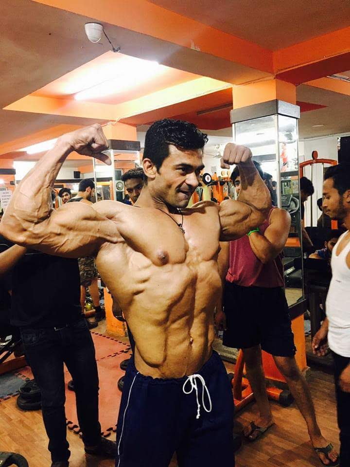 Fitness pose 4